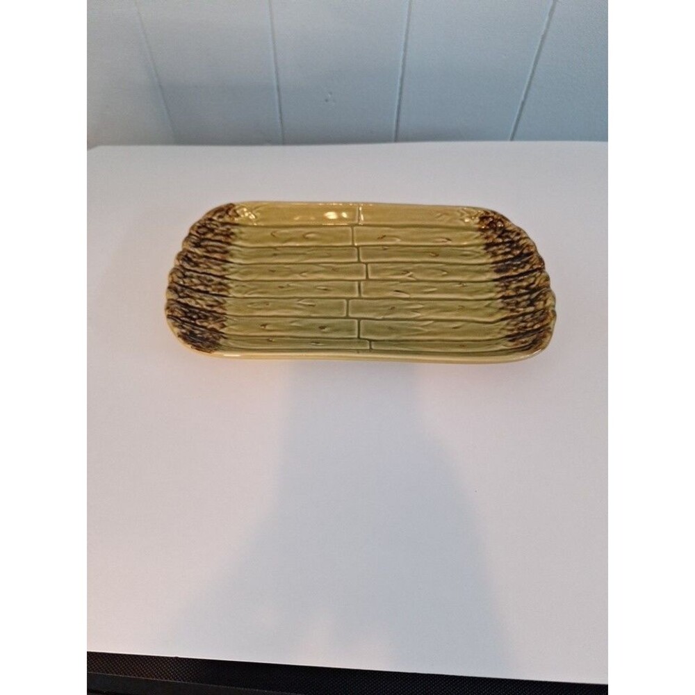 Bordallo Pinheiro 12 inch Ceramic Asparagus Serving Plate made in Portugal